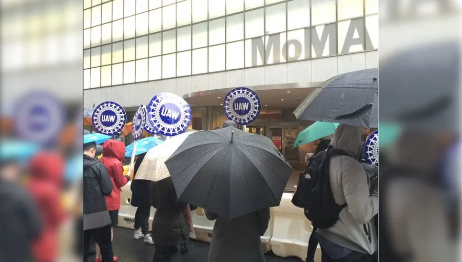 moma_members_umbrella.jpg